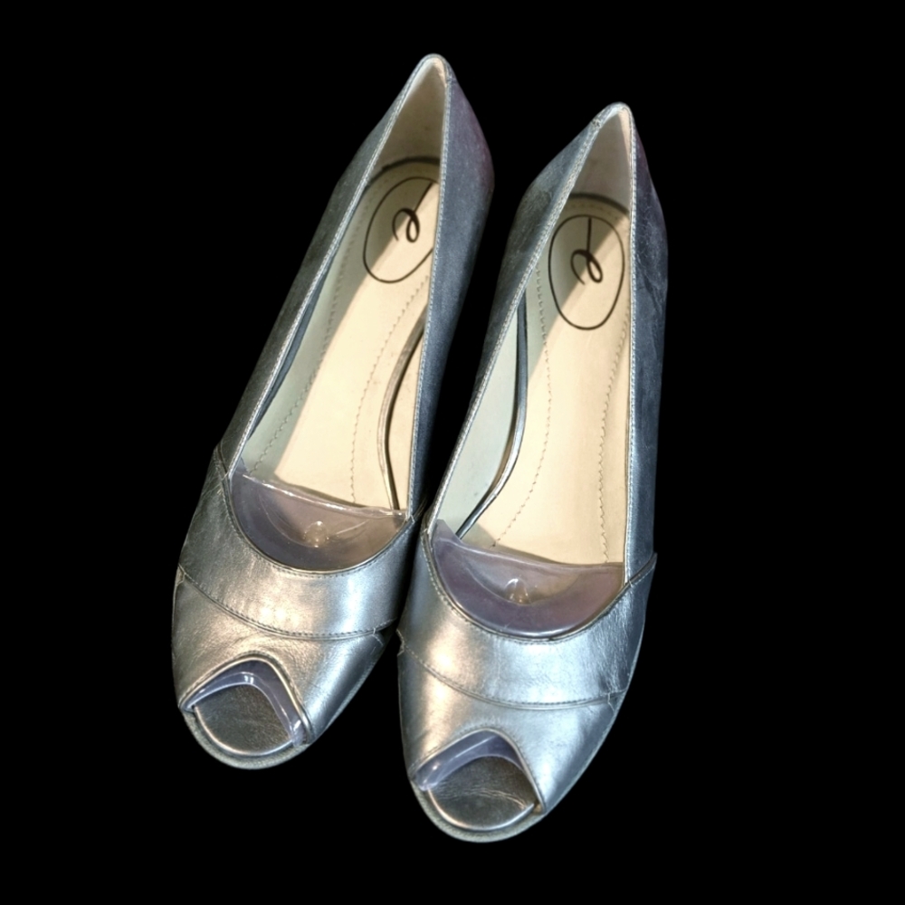 Easy Spirit Metallic Silver Peep Toe Heels
